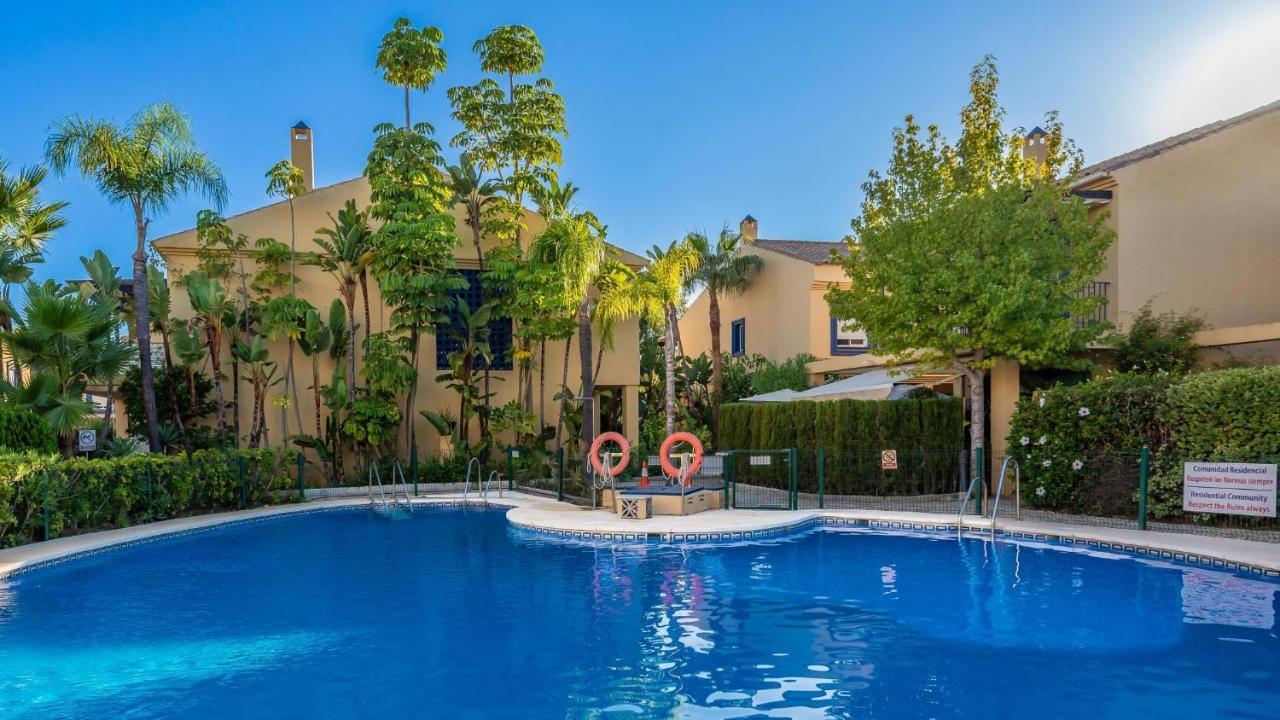Dream Villa Front Beach Puerto Banus Marbella Exterior photo